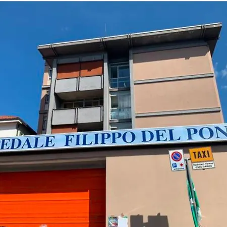 Prime - Large Independent Apartment, Air Conditioning, 2 Bathrooms, 2 Free Covered Parking Spaces, No Restricted Traffic Zone, Train Station 100m, Theatre 150m, Historic Centre Varese