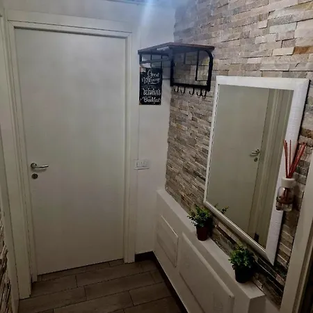 Prime - Feel At Home, Right In The Heart Of - Stylish And Large Apartment, Air Conditioning, 2 Baths, 2 Parking, Centre, Esengrini Montalbano * Varese