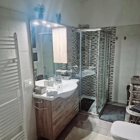 Prime - Air Conditioning, 2 Parking, 2 Baths, Centre, 200mt Esengrini Montalbano, No Keybox 바레세