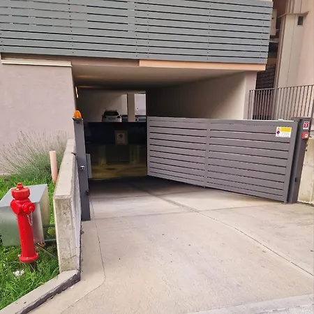 Prime - Feel At Home, Right In The Heart Of - Stylish And Large Apartment, Air Conditioning, 2 Baths, 2 Parking, Centre, Esengrini Montalbano * Varese