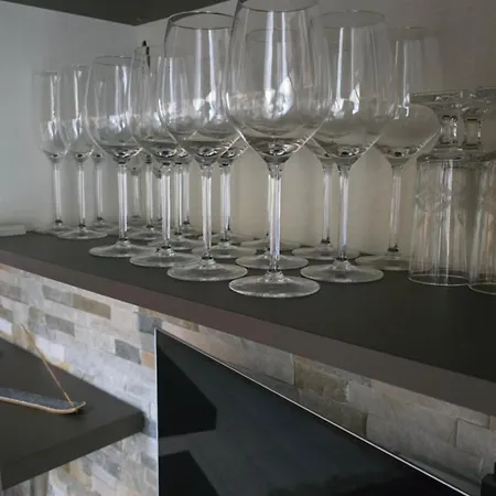 Prime: With Ac And Parking Near Train Station Apartment