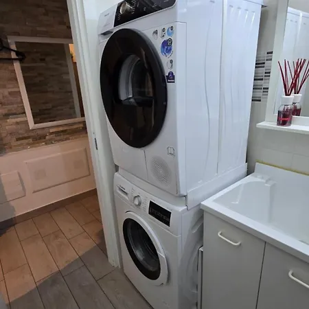 Prime - Air Conditioning, 2 Parking, 2 Baths, Centre, 200mt Esengrini Montalbano, No Keybox 바레세