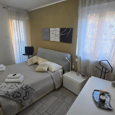Prime - Air Conditioning, 2 Parking, 2 Baths, Centre, 200mt Esengrini Montalbano, No Keybox * Varèse