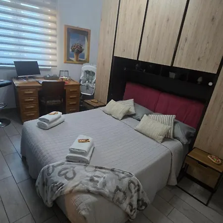 펜션 Prime - Air Conditioning, 2 Parking, 2 Baths, Centre, 200mt Esengrini Montalbano, No Keybox *