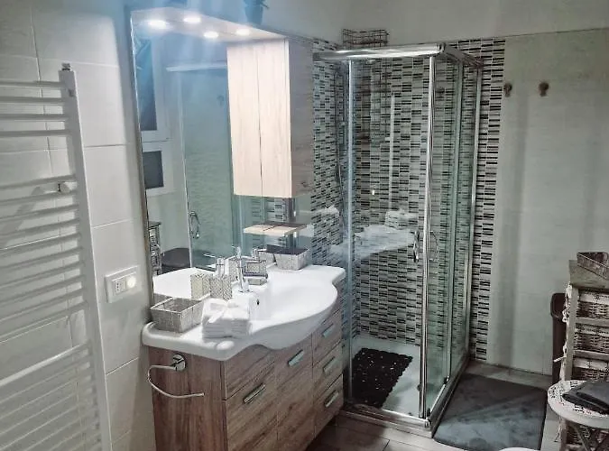 Prime - Air Conditioning, 2 Parking, 2 Baths, Centre, 200mt Esengrini Montalbano, No Keybox Varèse