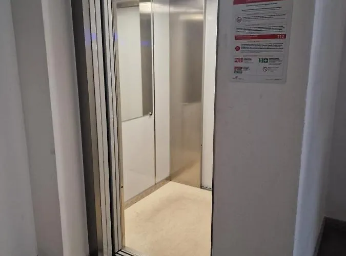 Prime - Air Conditioning, 2 Parking, 2 Baths, Centre, 200mt Esengrini Montalbano, No Keybox Hébergement de vacances Varèse