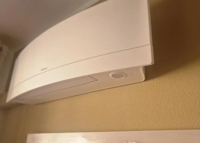 Prime - Air Conditioning, 2 Parking, 2 Baths, Centre, 200mt Esengrini Montalbano, No Keybox *