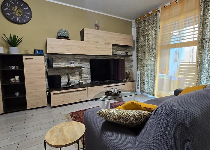 Hébergement de vacances Prime - Air Conditioning, 2 Parking, 2 Baths, Centre, 200mt Esengrini Montalbano, No Keybox *