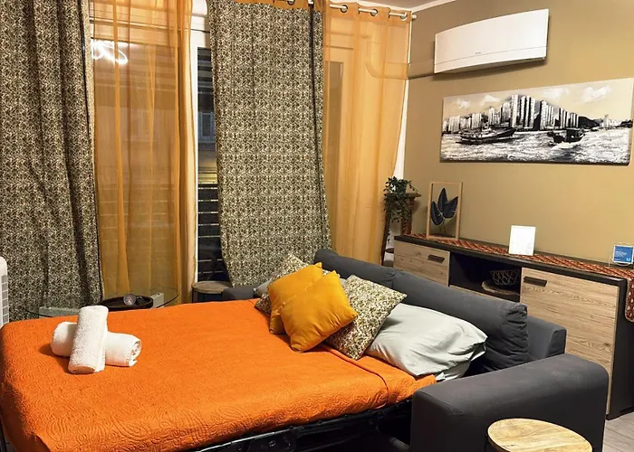 Prime - Air Conditioning, 2 Parking, 2 Baths, Centre, 200mt Esengrini Montalbano, No Keybox Hébergement de vacances Varèse