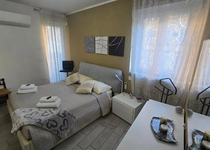 Prime - Air Conditioning, 2 Parking, 2 Baths, Centre, 200mt Esengrini Montalbano, No Keybox * Varèse