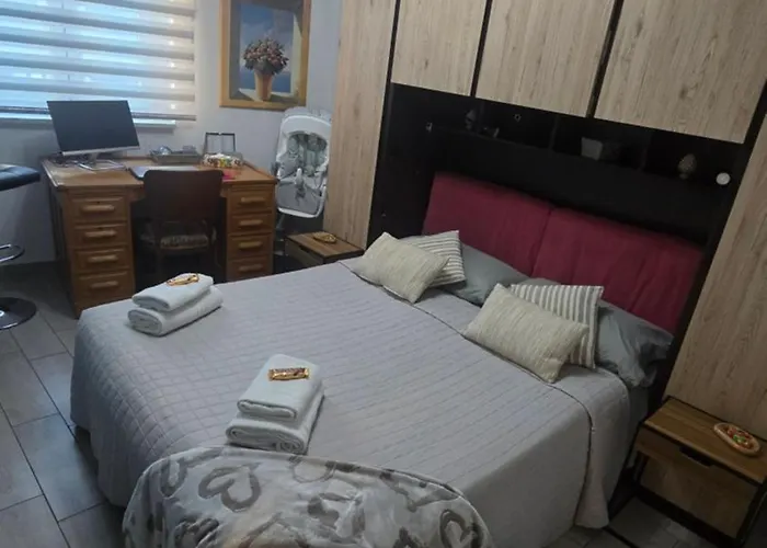 Hébergement de vacances Prime - Air Conditioning, 2 Parking, 2 Baths, Centre, 200mt Esengrini Montalbano, No Keybox *